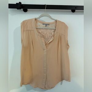 Daniel rainn peach top!